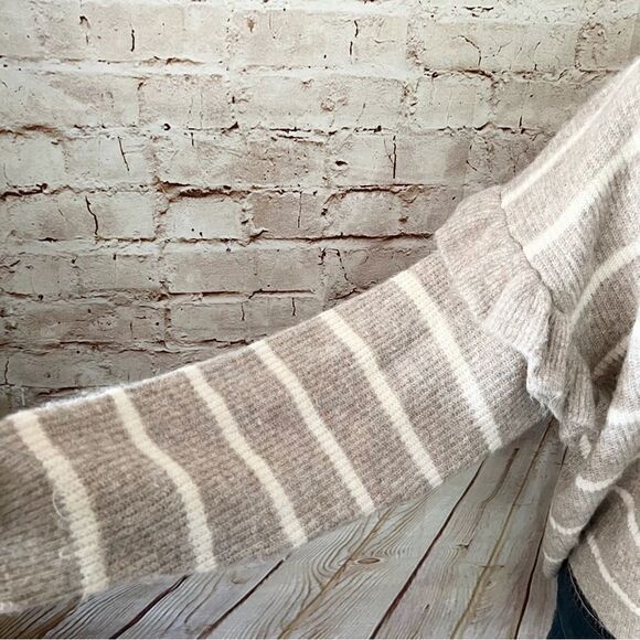 Dreamers striped ruffle sleeve sweater - Picture 5 of 6